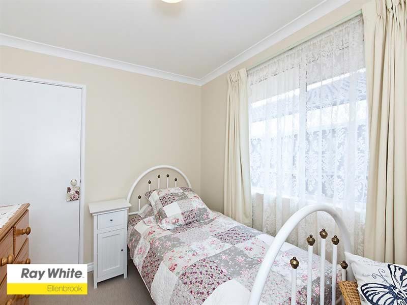 17 Midsummer Circle, Ellenbrook WA 6069