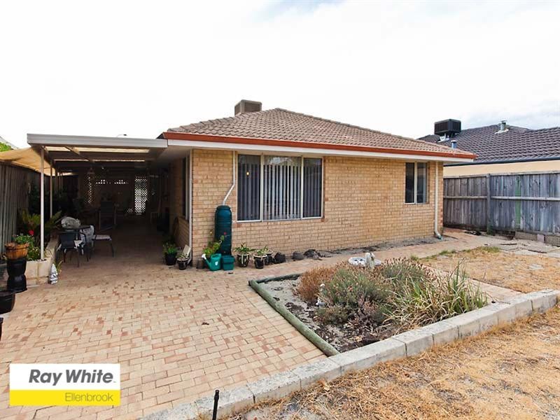17 Midsummer Circle, Ellenbrook WA 6069