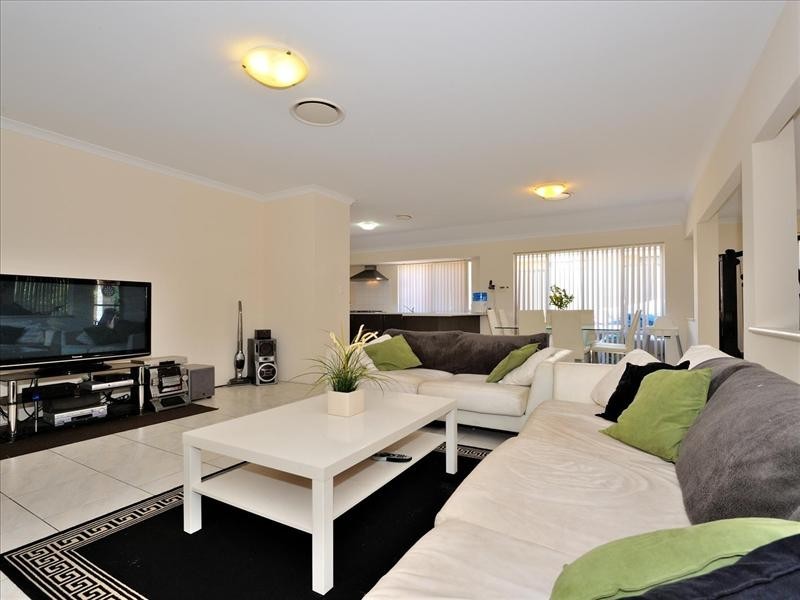 10 Minnow Fairway, Aveley WA 6069