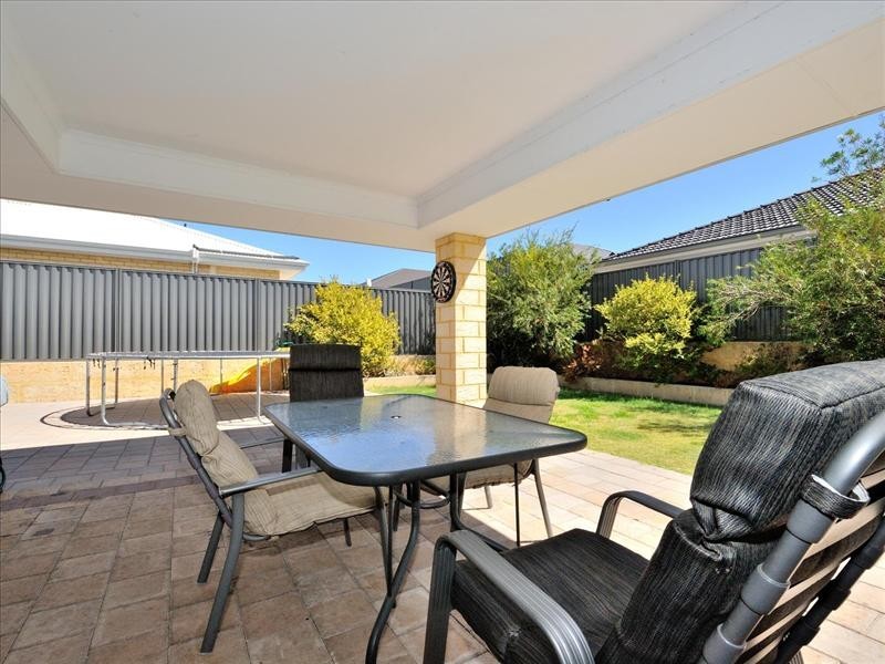 10 Minnow Fairway, Aveley WA 6069