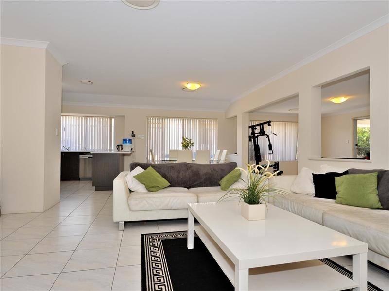 10 Minnow Fairway, Aveley WA 6069