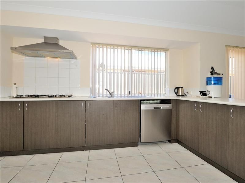 10 Minnow Fairway, Aveley WA 6069
