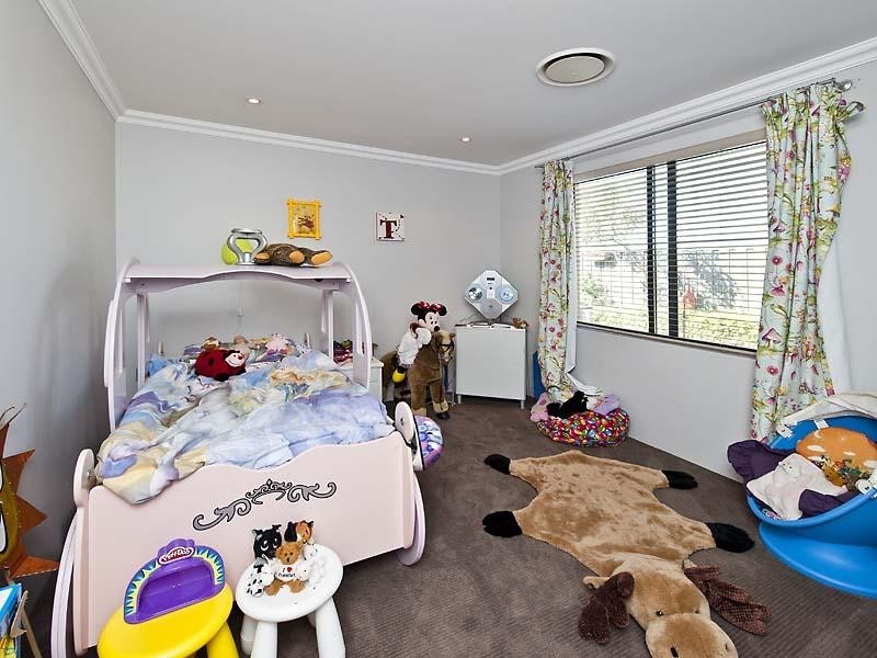 14 Ewens Pass, Ellenbrook WA 6069