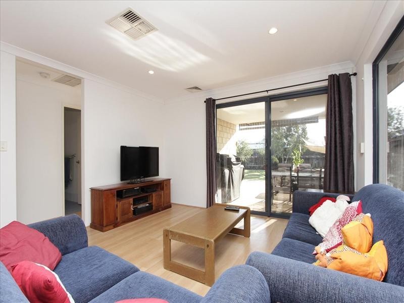 3 Longton Way, Ellenbrook WA 6069