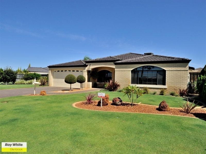 11 Vaucluse Crescent, Ellenbrook WA 6069