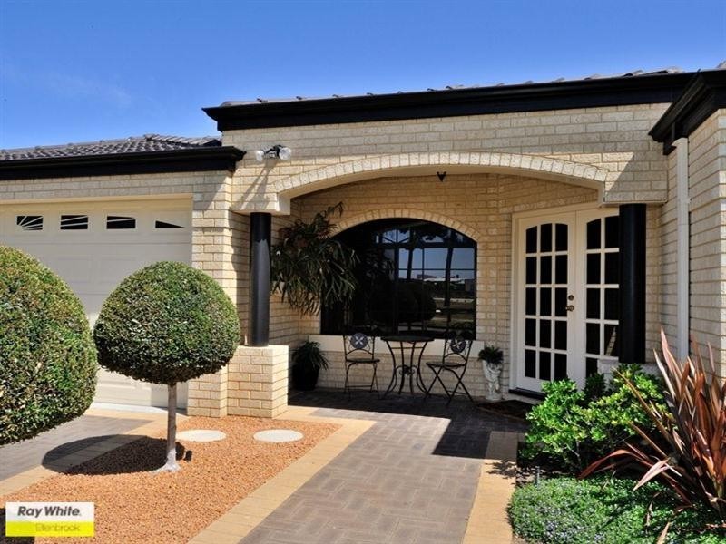 11 Vaucluse Crescent, Ellenbrook WA 6069