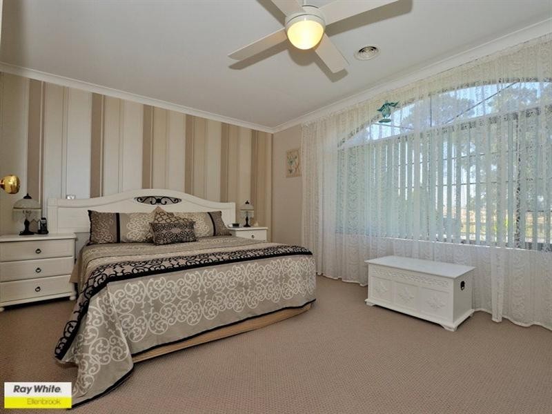 11 Vaucluse Crescent, Ellenbrook WA 6069