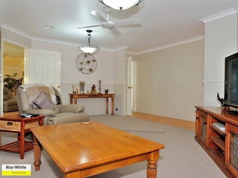 11 Vaucluse Crescent, Ellenbrook WA 6069
