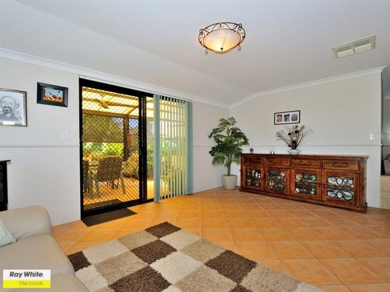 11 Vaucluse Crescent, Ellenbrook WA 6069