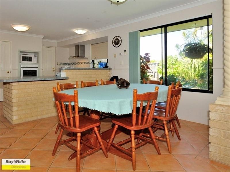 11 Vaucluse Crescent, Ellenbrook WA 6069