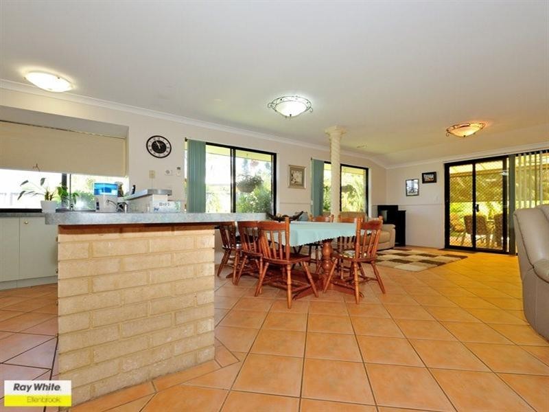11 Vaucluse Crescent, Ellenbrook WA 6069