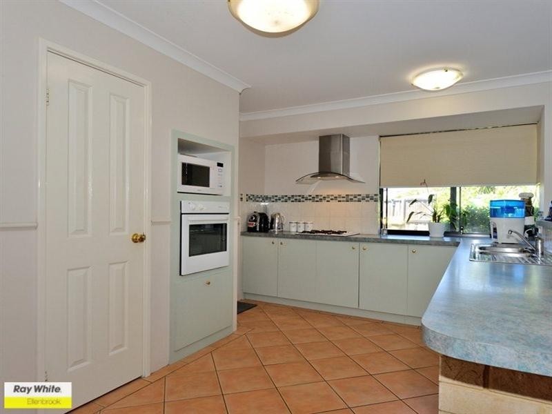 11 Vaucluse Crescent, Ellenbrook WA 6069