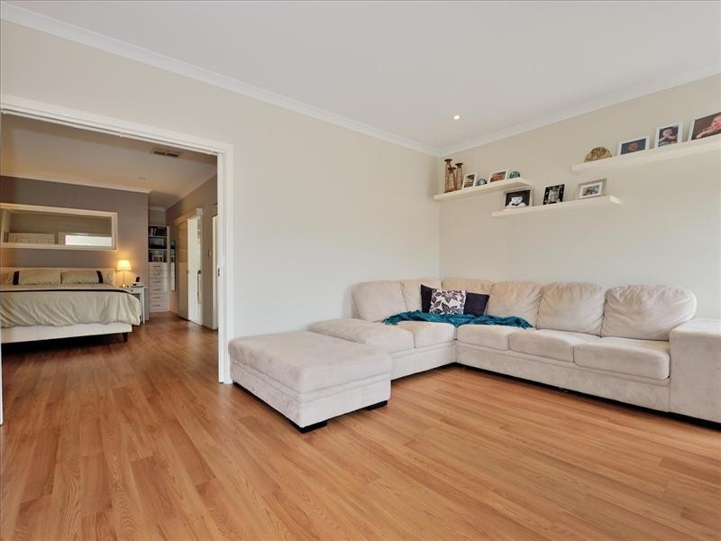 43 Wistful Parade, Aveley WA 6069