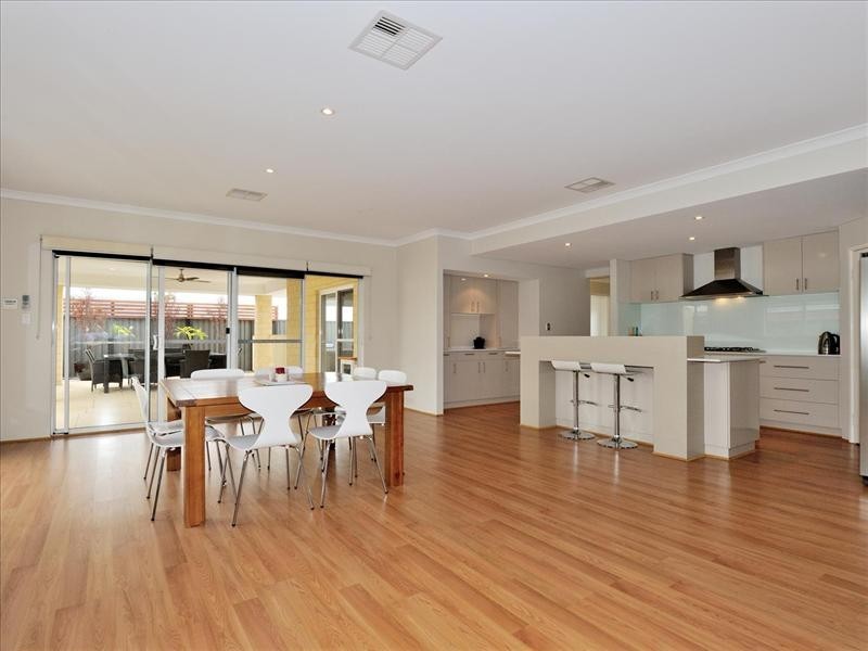 43 Wistful Parade, Aveley WA 6069