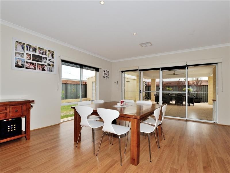 43 Wistful Parade, Aveley WA 6069