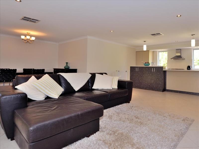 26 Welara Circle, Henley Brook WA 6055