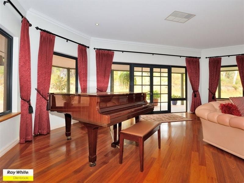 12 The Oaks, Brigadoon WA 6069