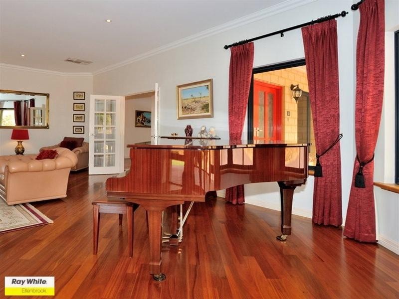 12 The Oaks, Brigadoon WA 6069