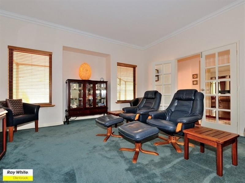 12 The Oaks, Brigadoon WA 6069