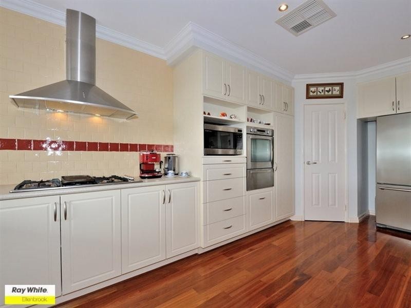 12 The Oaks, Brigadoon WA 6069