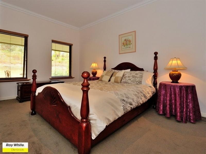 12 The Oaks, Brigadoon WA 6069