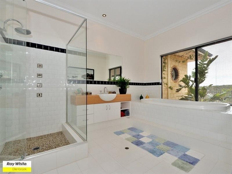 12 The Oaks, Brigadoon WA 6069