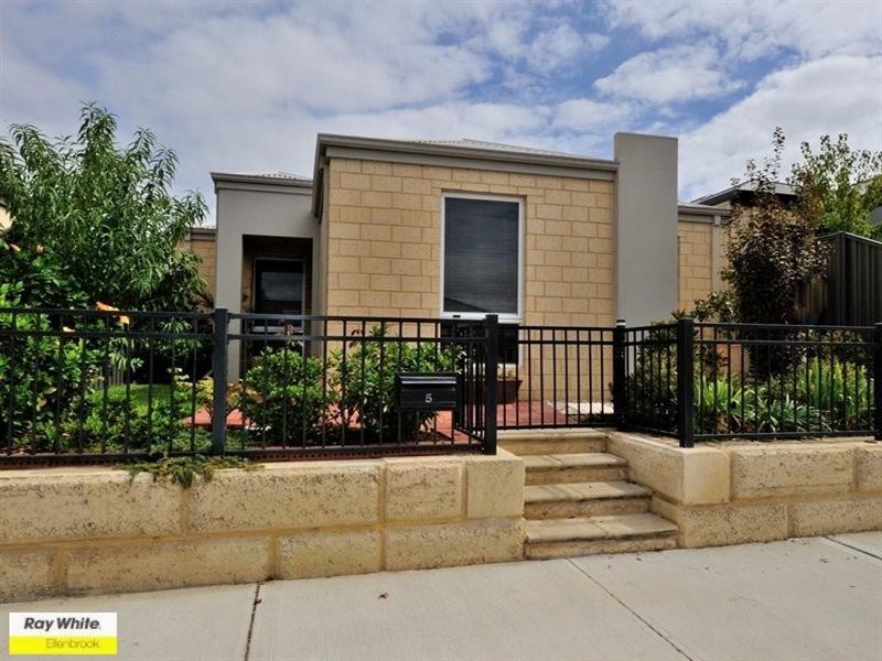 5 Cochrane Loop, Aveley WA 6069