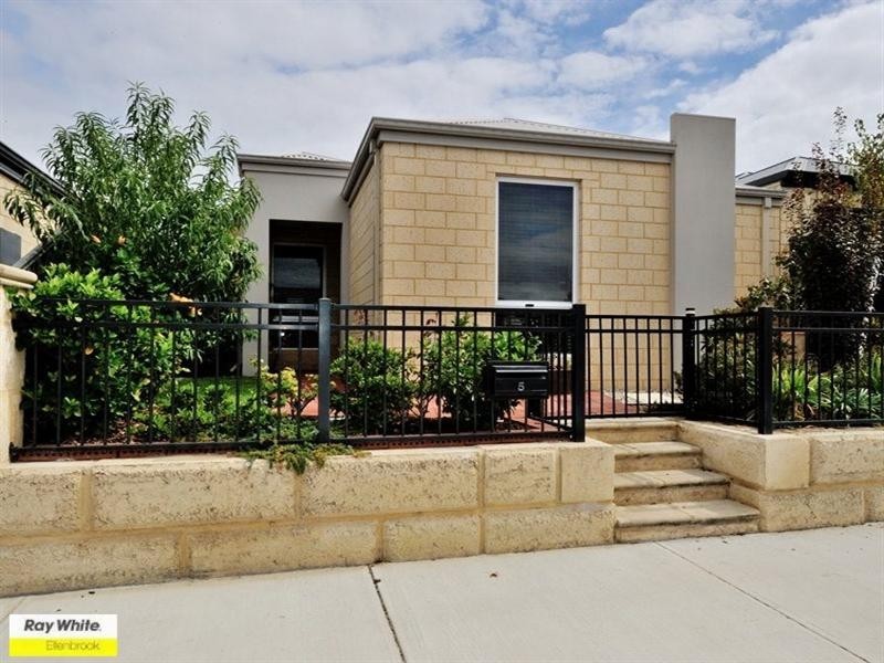 5 Cochrane Loop, Aveley WA 6069