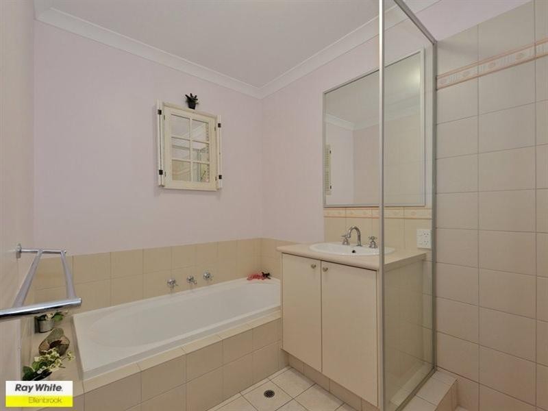 5 Cochrane Loop, Aveley WA 6069