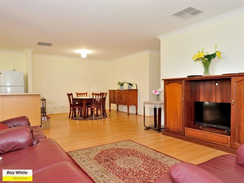 5 Cochrane Loop, Aveley WA 6069