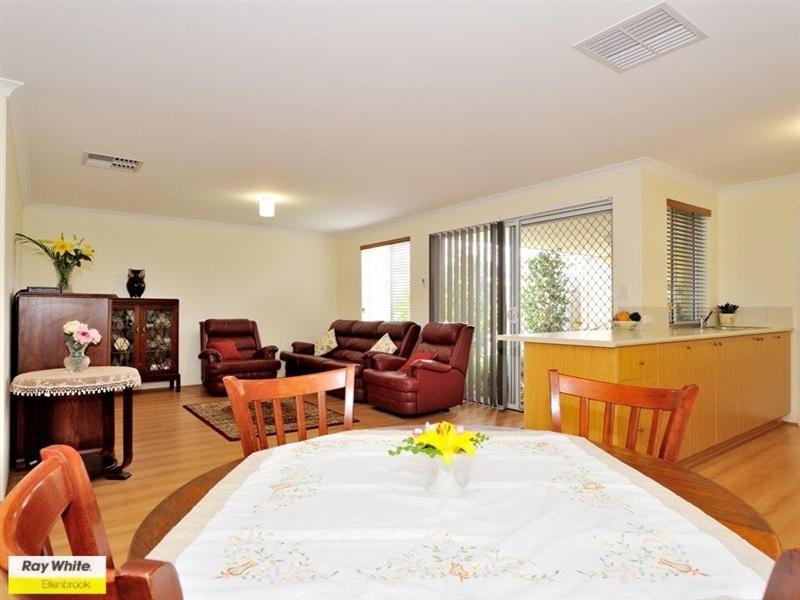 5 Cochrane Loop, Aveley WA 6069