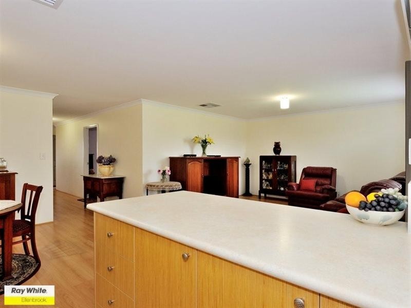 5 Cochrane Loop, Aveley WA 6069