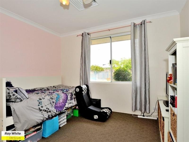 8 Chalgrave Crescent, The Vines WA 6069