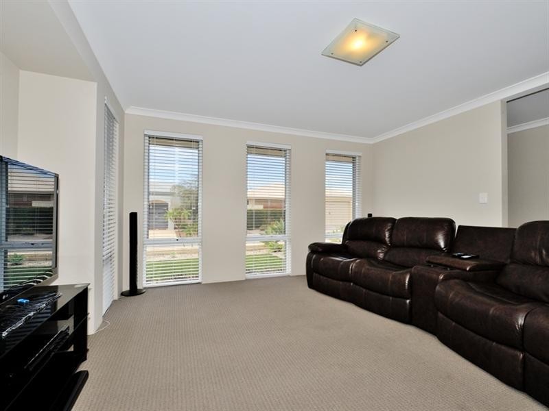 70 Pavilion Circle, The Vines WA 6069