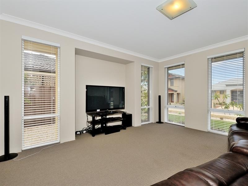 70 Pavilion Circle, The Vines WA 6069