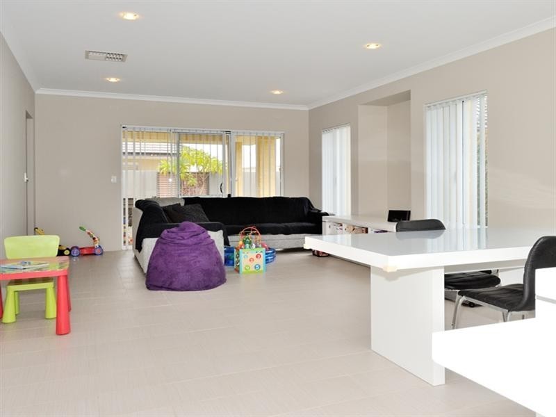 70 Pavilion Circle, The Vines WA 6069