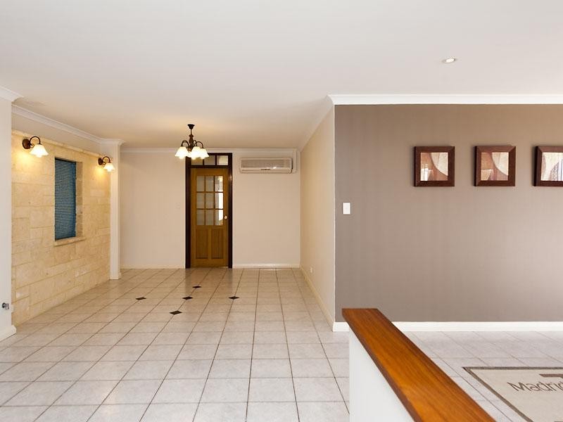 5 Nevis Court, Caversham WA 6055