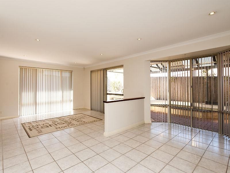 5 Nevis Court, Caversham WA 6055