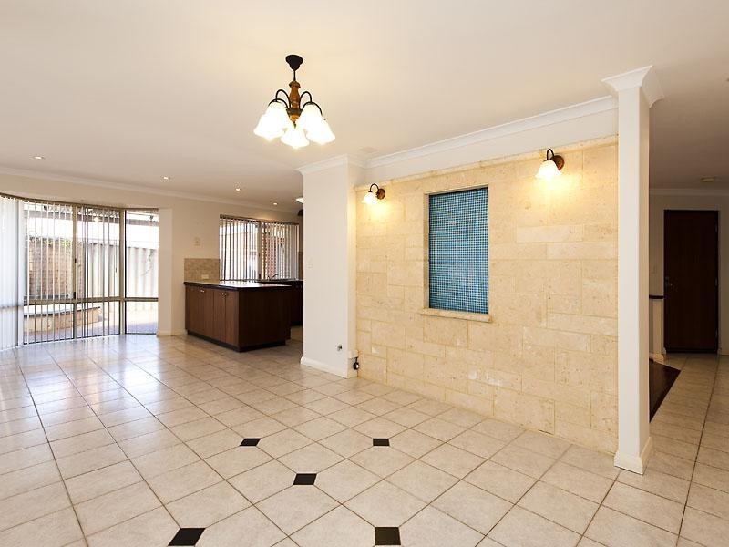 5 Nevis Court, Caversham WA 6055