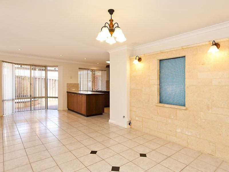 5 Nevis Court, Caversham WA 6055