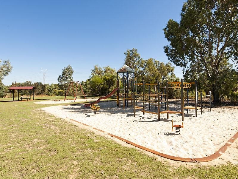 5 Nevis Court, Caversham WA 6055