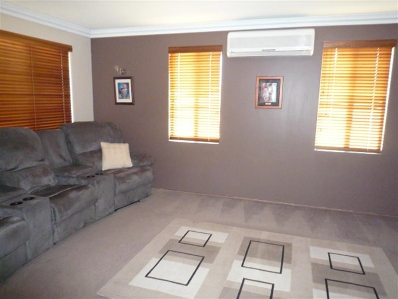 2 Baudin Way, Ellenbrook WA 6069