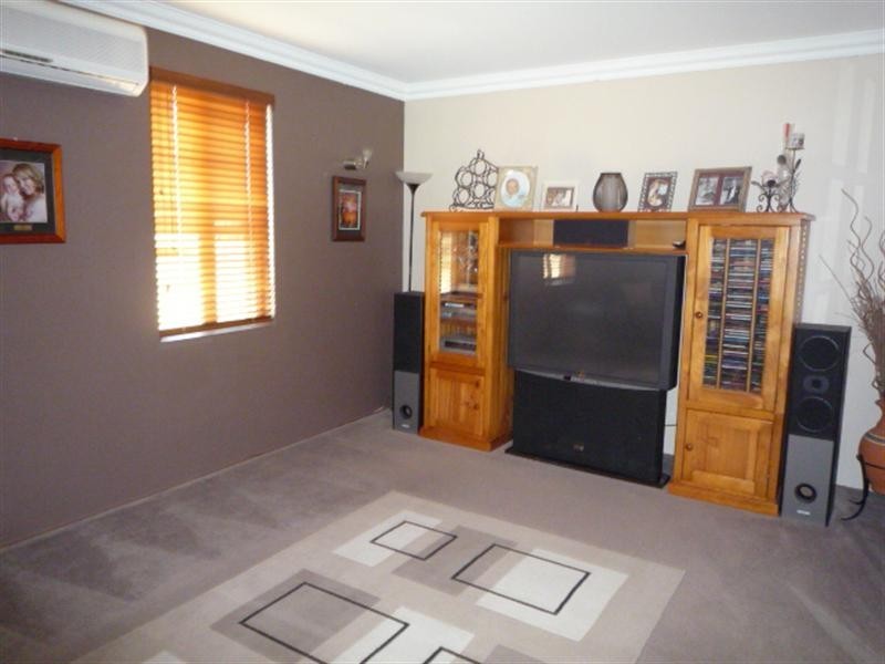 2 Baudin Way, Ellenbrook WA 6069