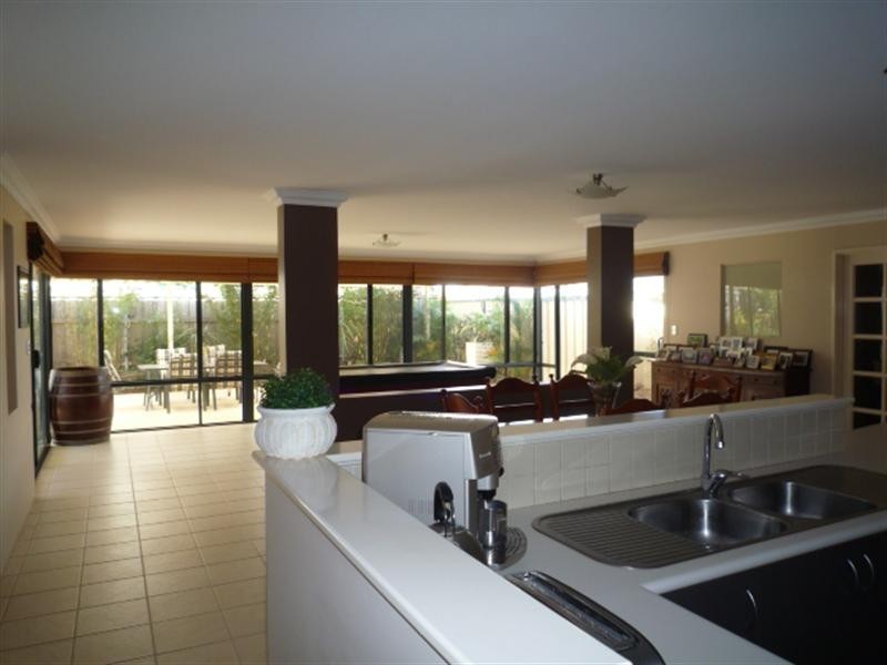 2 Baudin Way, Ellenbrook WA 6069