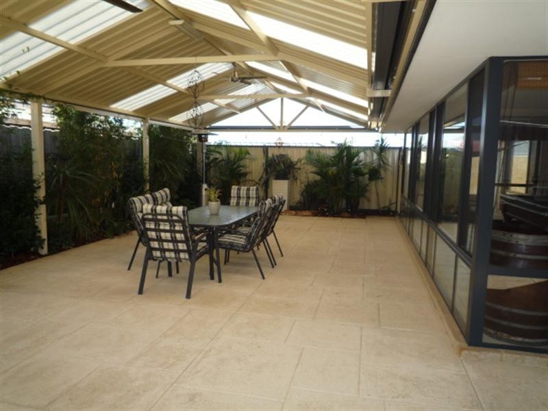 2 Baudin Way, Ellenbrook WA 6069