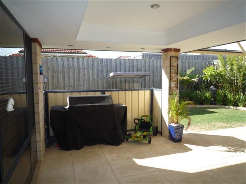 2 Baudin Way, Ellenbrook WA 6069