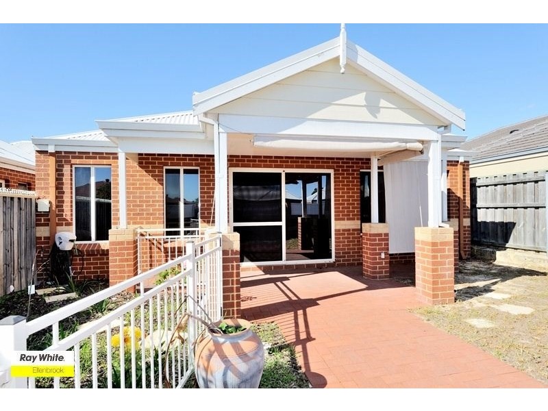 32 Farmaner Parkway, Ellenbrook WA 6069
