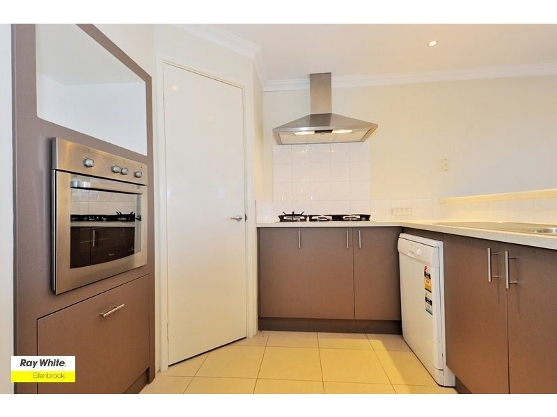 32 Farmaner Parkway, Ellenbrook WA 6069