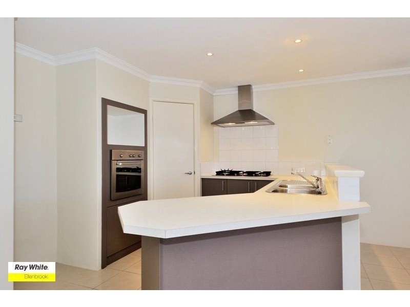 32 Farmaner Parkway, Ellenbrook WA 6069