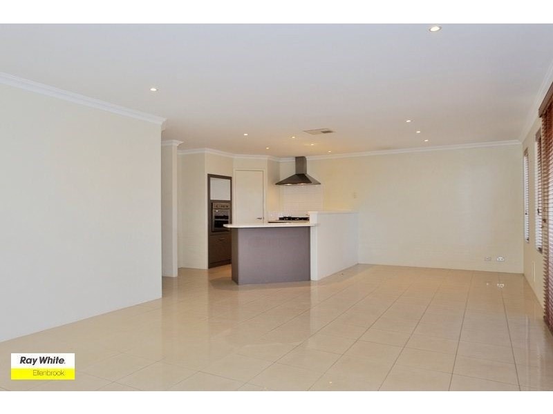 32 Farmaner Parkway, Ellenbrook WA 6069
